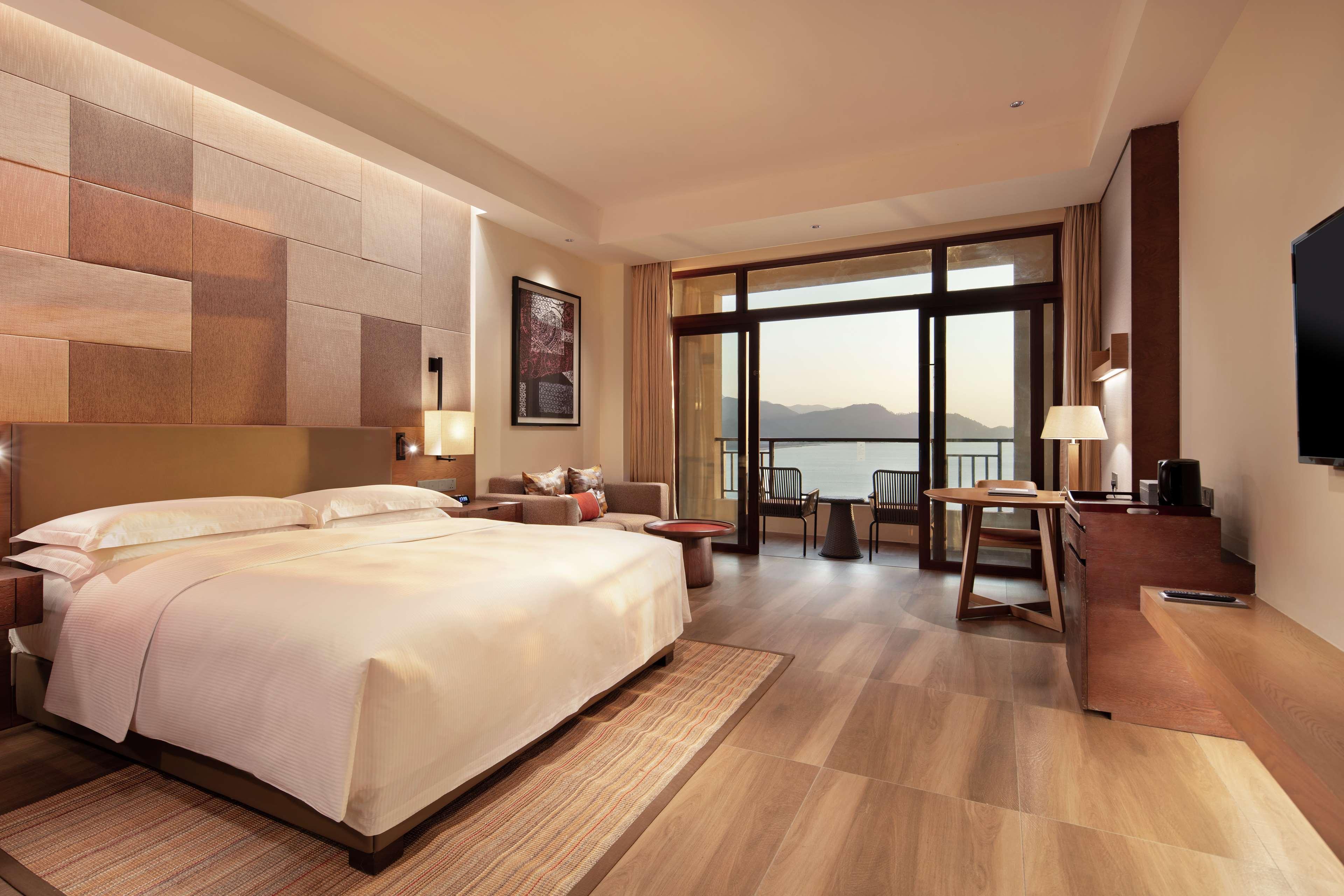 Doubletree By Hilton Huidong Resort Хойчжоу Экстерьер фото